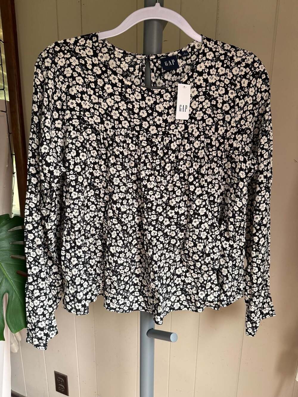 GAP Long Sleeve Floral Print Tiered Blouse